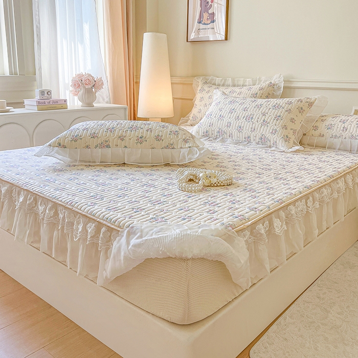 91家纺网 家纺一手货源 找家纺 网红馆（ck家纺） 2026新款凉感丝床笠式床裙款乳胶乳印花凉席 花田米