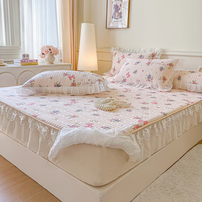 91家纺网 家纺一手货源 找家纺 网红馆（ck家纺） 2026新款凉感丝床笠式床裙款乳胶乳印花凉席 蝴蝶花语 粉