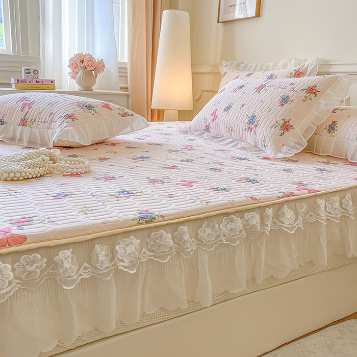 91家纺网 家纺一手货源 找家纺 网红馆（ck家纺） 2026新款凉感丝床笠式床裙款乳胶乳印花凉席 蝴蝶花语 粉