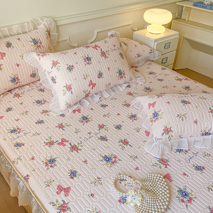 91家纺网 家纺一手货源 找家纺 网红馆（ck家纺） 2026新款凉感丝床笠式床裙款乳胶乳印花凉席 蝴蝶花语 粉