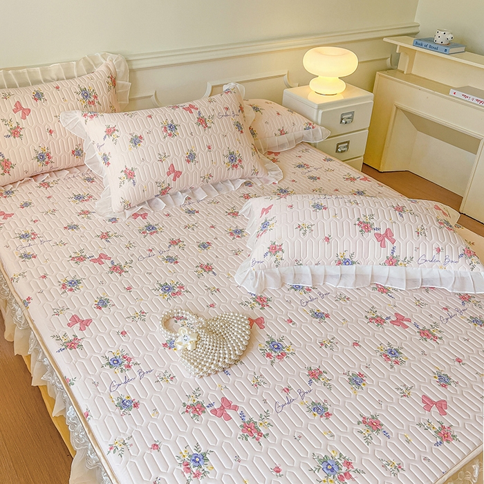 91家纺网 家纺一手货源 找家纺 网红馆（ck家纺） 2026新款凉感丝床笠式床裙款乳胶乳印花凉席 蝴蝶花语 粉