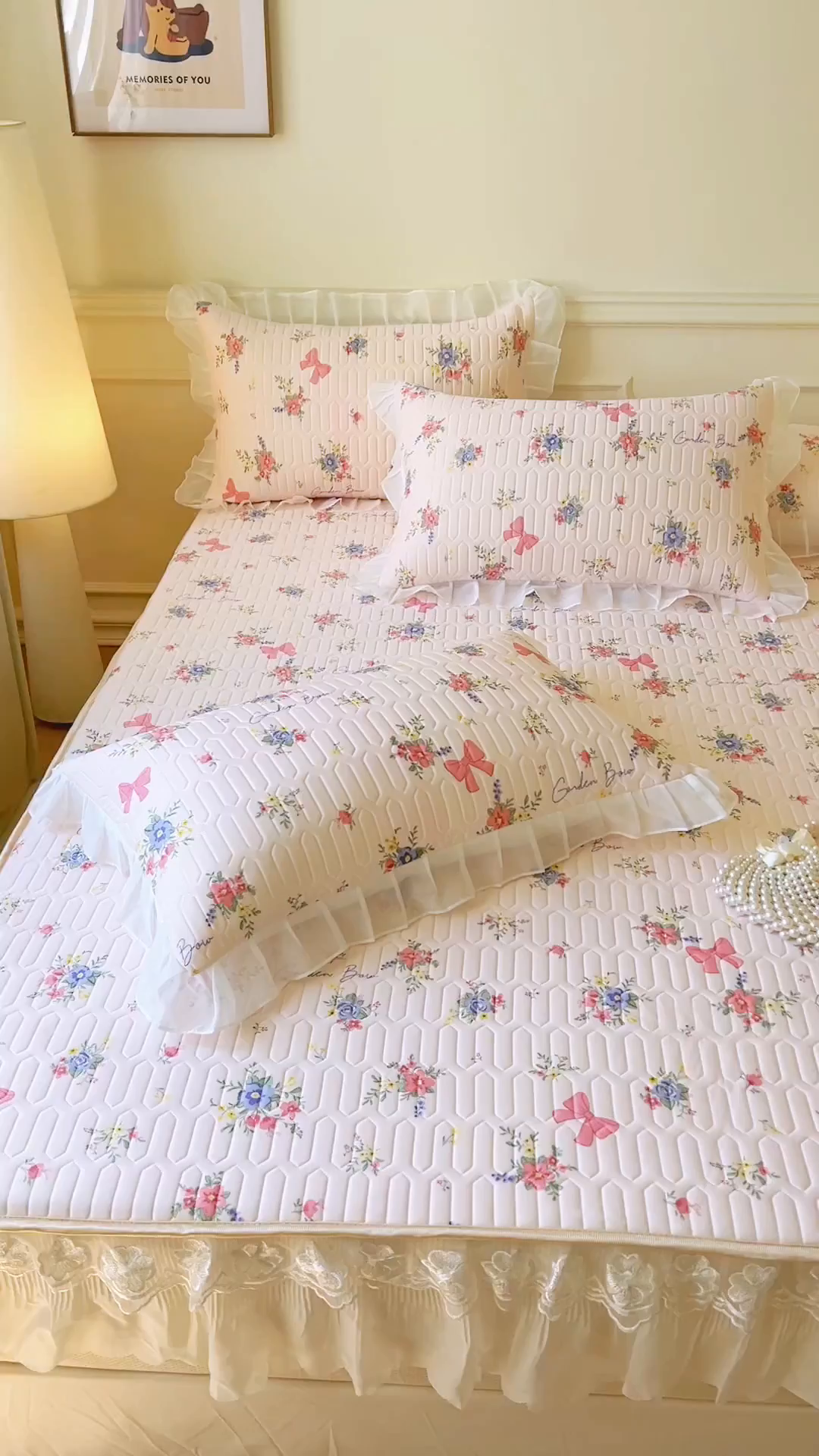 91家纺网 家纺一手货源 找家纺 网红馆（ck家纺） 2026新款凉感丝床笠式床裙款乳胶乳印花凉席 蝴蝶花语 粉