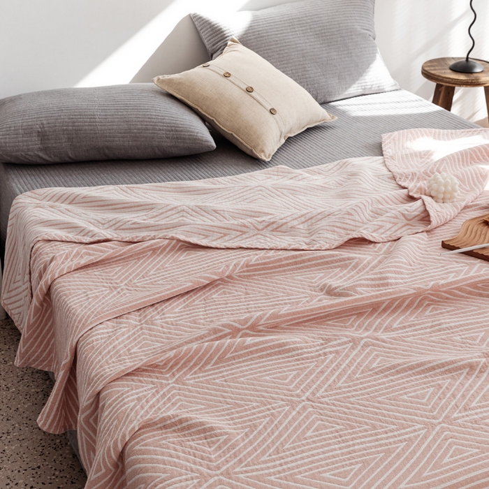 91家纺网 家纺一手货源 找家纺 朴尔家纺-毛巾被 2026春夏新款加厚三层水洗棉全棉纯棉纱布毛巾被夏被夏凉被空调被 等边三角-粉