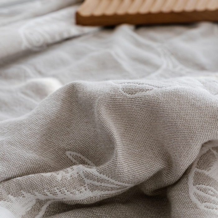 91家纺网 家纺一手货源 找家纺 朴尔家纺-毛巾被 2026春夏新款加厚三层水洗棉全棉纯棉纱布毛巾被夏被夏凉被空调被 复古鱼-灰