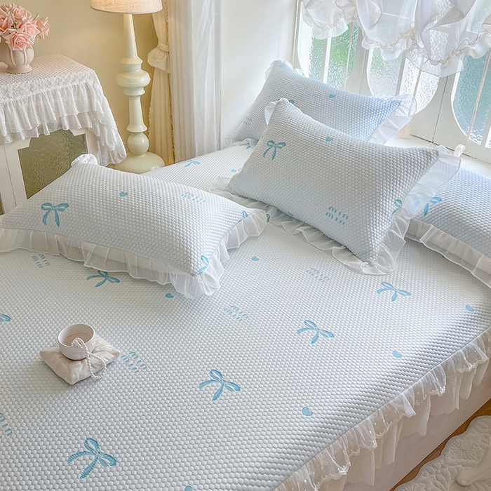 91家纺网 家纺一手货源 找家纺 网红馆（ck家纺） 2026新款小清新床笠式床裙豆豆凉席三件套 甜心蝴蝶-天蓝