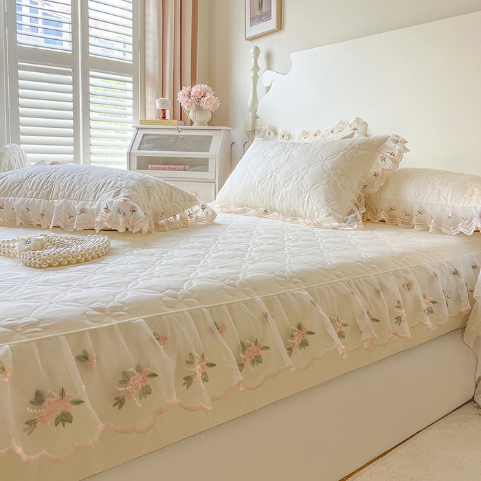 91家纺网 家纺一手货源 找家纺 网红馆（ck家纺） 2026新款全棉蕾丝花边床裙款床笠晨暮花间系列 米色