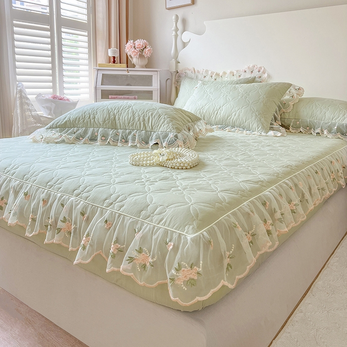 91家纺网 家纺一手货源 找家纺 网红馆（ck家纺） 2026新款全棉蕾丝花边床裙款床笠晨暮花间系列 麦绿