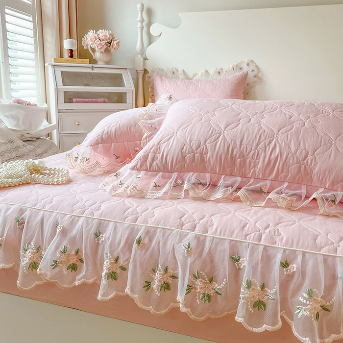 91家纺网 家纺一手货源 找家纺 网红馆（ck家纺） 2026新款全棉蕾丝花边床裙款床笠晨暮花间系列 粉色