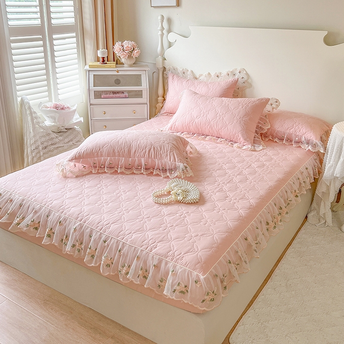 91家纺网 家纺一手货源 找家纺 网红馆（ck家纺） 2026新款全棉蕾丝花边床裙款床笠晨暮花间系列 粉色