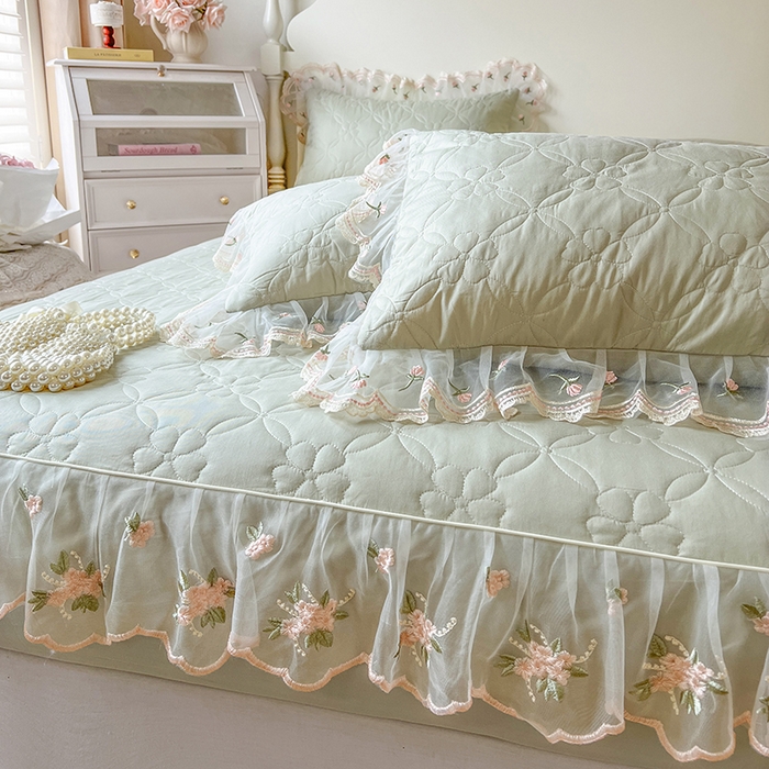 91家纺网 家纺一手货源 找家纺 网红馆（ck家纺） 2026新款全棉蕾丝花边床裙款床笠晨暮花间系列 麦绿