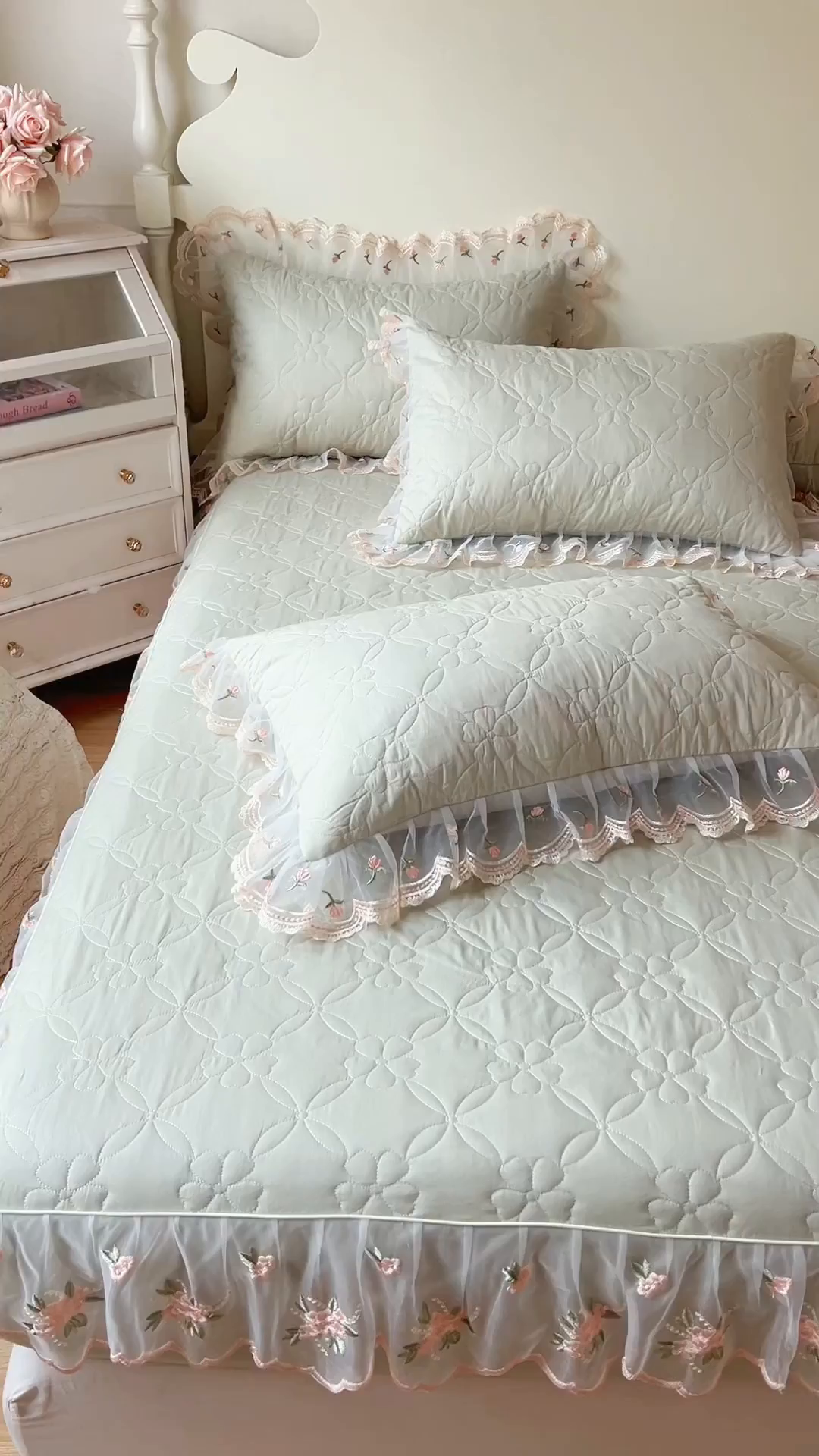 91家纺网 家纺一手货源 找家纺 网红馆（ck家纺） 2026新款全棉蕾丝花边床裙款床笠晨暮花间系列 米色