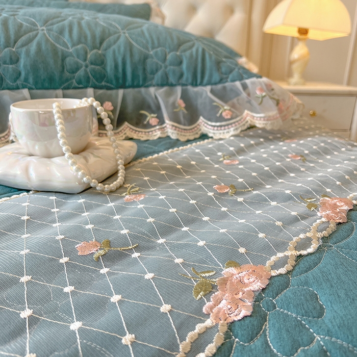 91家纺网 家纺一手货源 找家纺 网红馆（ck家纺） 2026新款色织蕾丝边床裙款床笠 黛绿色