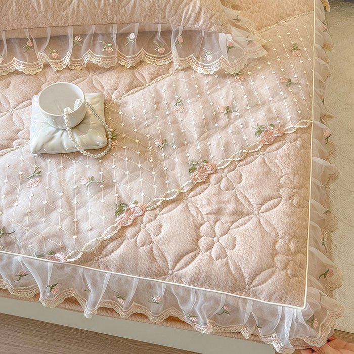 91家纺网 家纺一手货源 找家纺 网红馆（ck家纺） 2026新款色织蕾丝边床裙款床笠 奶茶色