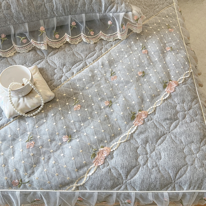 91家纺网 家纺一手货源 找家纺 网红馆（ck家纺） 2026新款色织蕾丝边床裙款床笠 烟熏灰