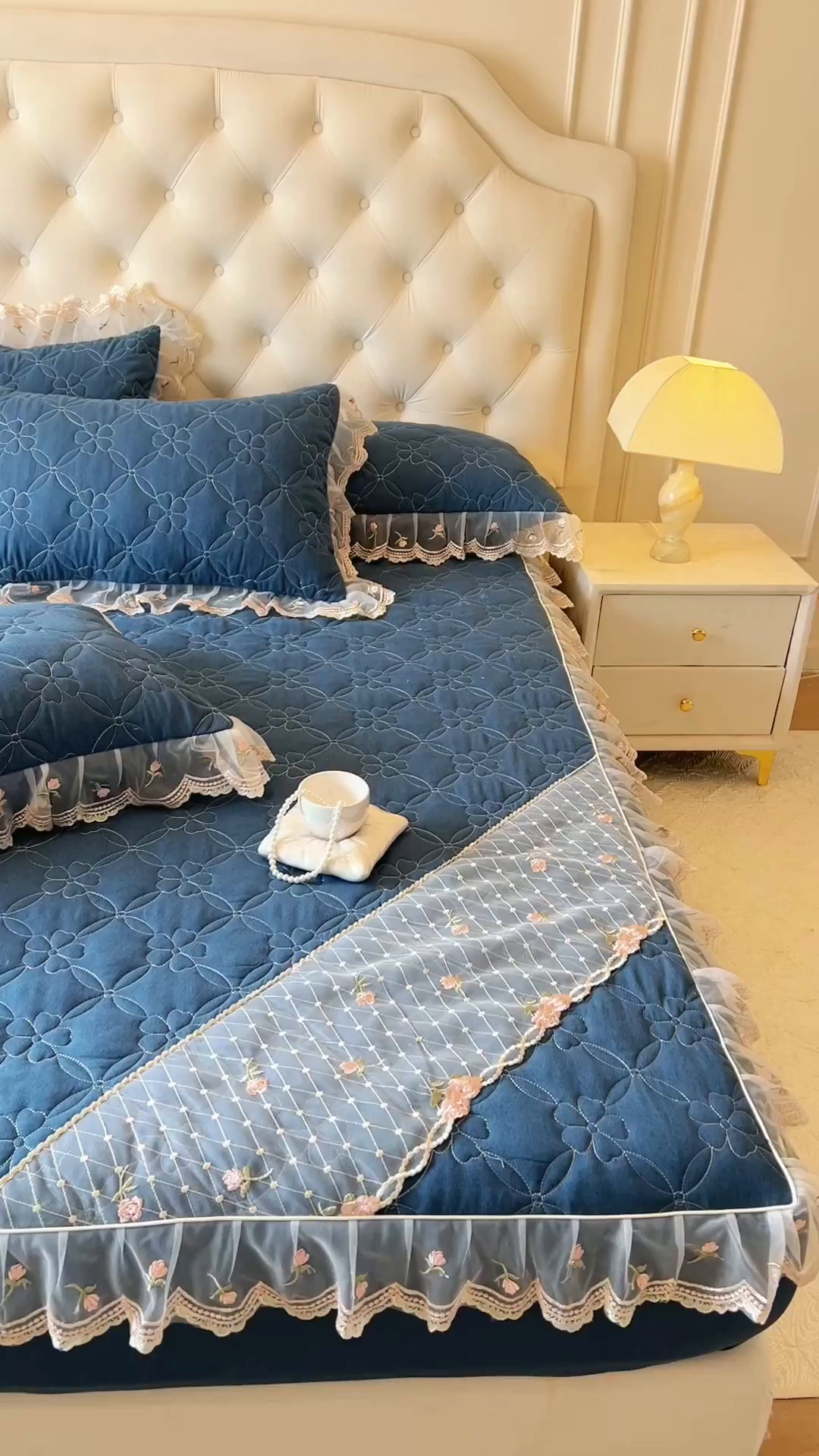 91家纺网 家纺一手货源 找家纺 网红馆（ck家纺） 2026新款色织蕾丝边床裙款床笠 宝石蓝