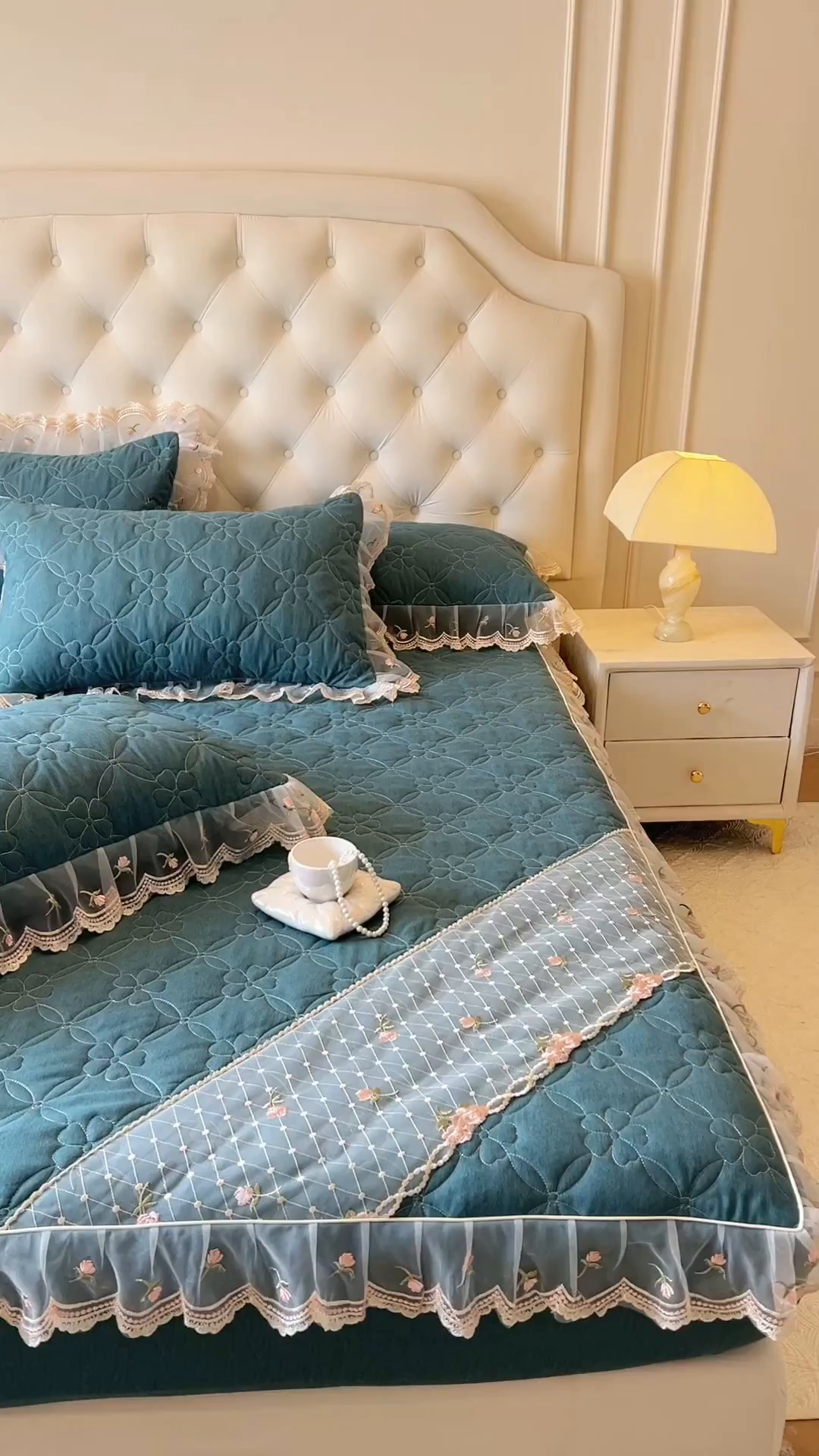 91家纺网 家纺一手货源 找家纺 网红馆（ck家纺） 2026新款色织蕾丝边床裙款床笠 黛绿色