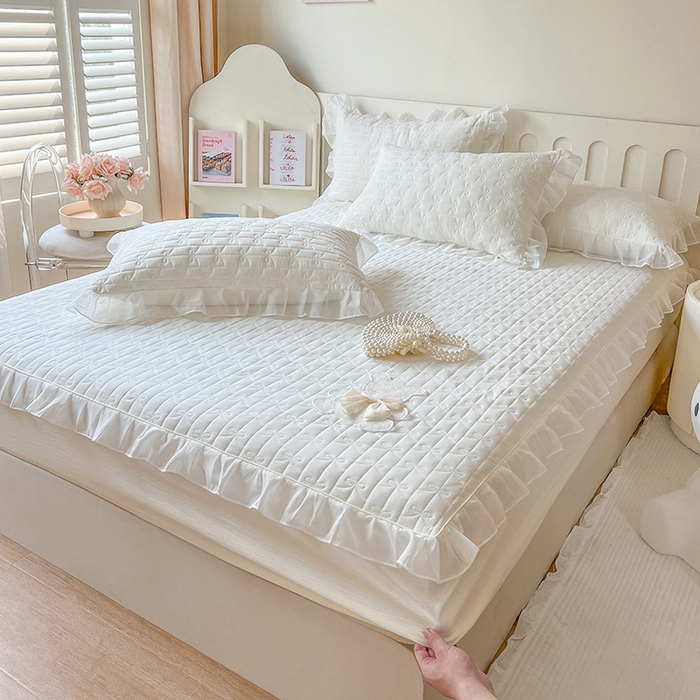 91家纺网 家纺一手货源 找家纺 （总）网红馆（ck家纺） 2026新款优舒棉花边床裙床笠--蜜糖熊