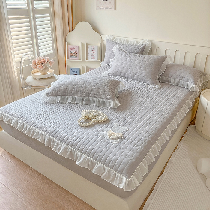 91家纺网 家纺一手货源 找家纺 网红馆（ck家纺） 2026新款优舒棉花边床裙床笠--蜜糖熊 蜜糖熊-灰