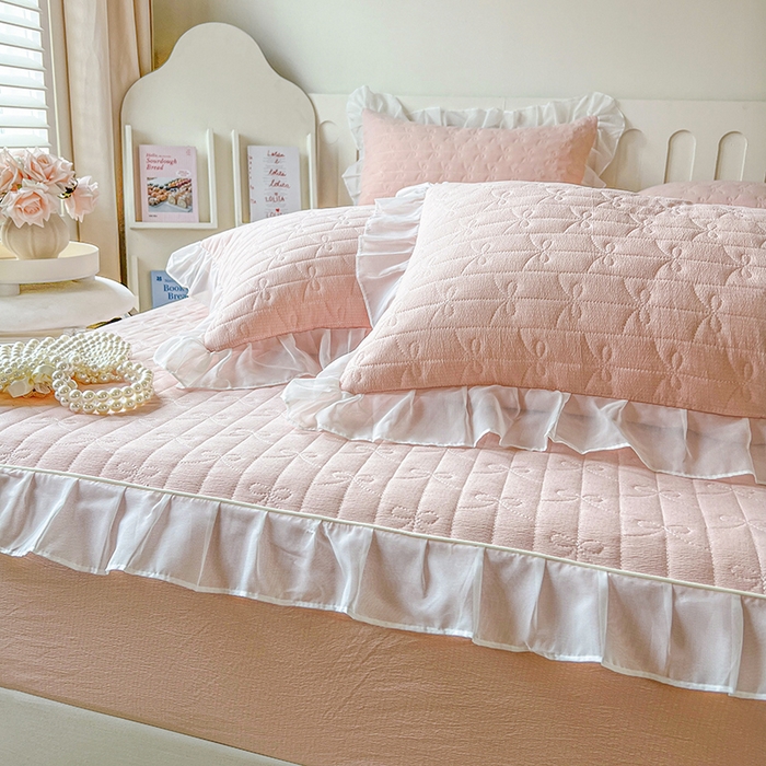 91家纺网 家纺一手货源 找家纺 网红馆（ck家纺） 2026新款优舒棉花边床裙床笠--蜜糖熊 蜜糖熊-粉