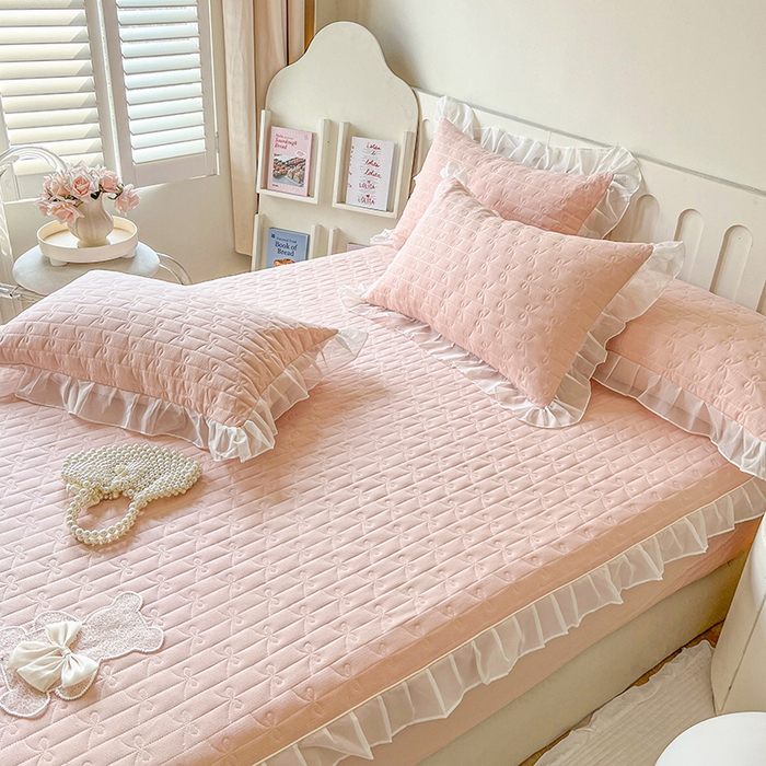 91家纺网 家纺一手货源 找家纺 网红馆（ck家纺） 2026新款优舒棉花边床裙床笠--蜜糖熊 蜜糖熊-粉