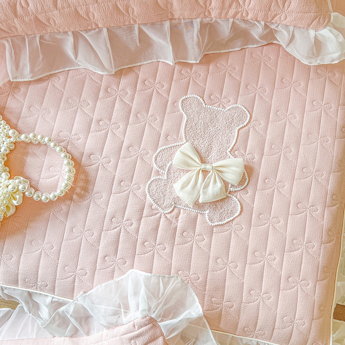 91家纺网 家纺一手货源 找家纺 网红馆（ck家纺） 2026新款优舒棉花边床裙床笠--蜜糖熊 蜜糖熊-粉