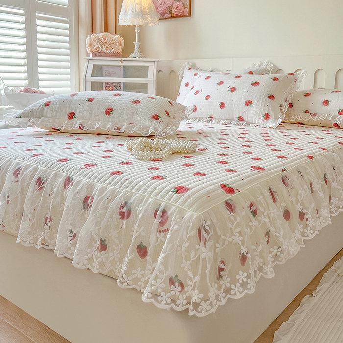 91家纺网 家纺一手货源 找家纺 网红馆（ck家纺） 2026新款泡泡棉印花床笠三件套 甜心草莓