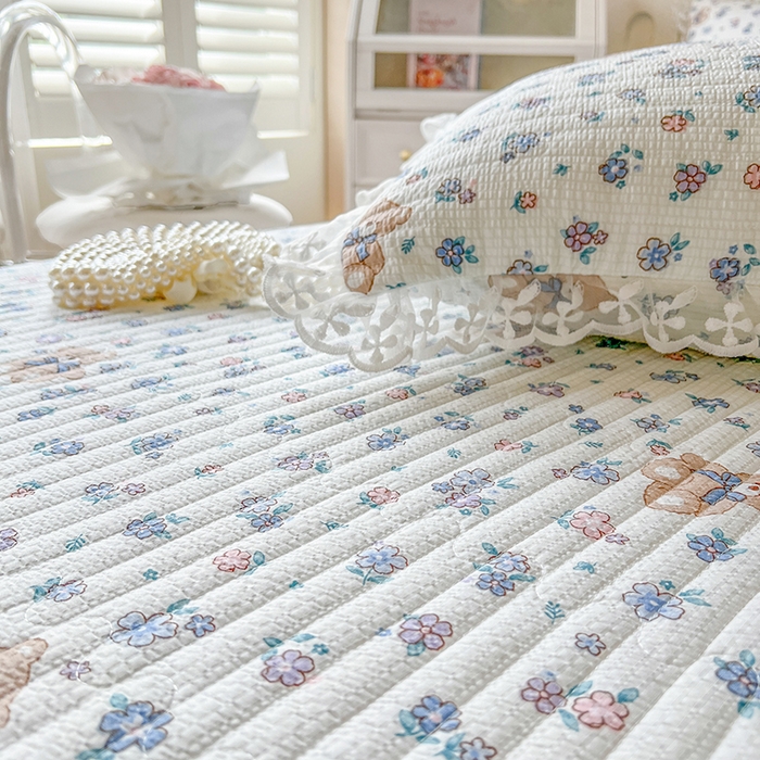 91家纺网 家纺一手货源 找家纺 网红馆（ck家纺） 2026新款泡泡棉印花床笠三件套 熊宝宝