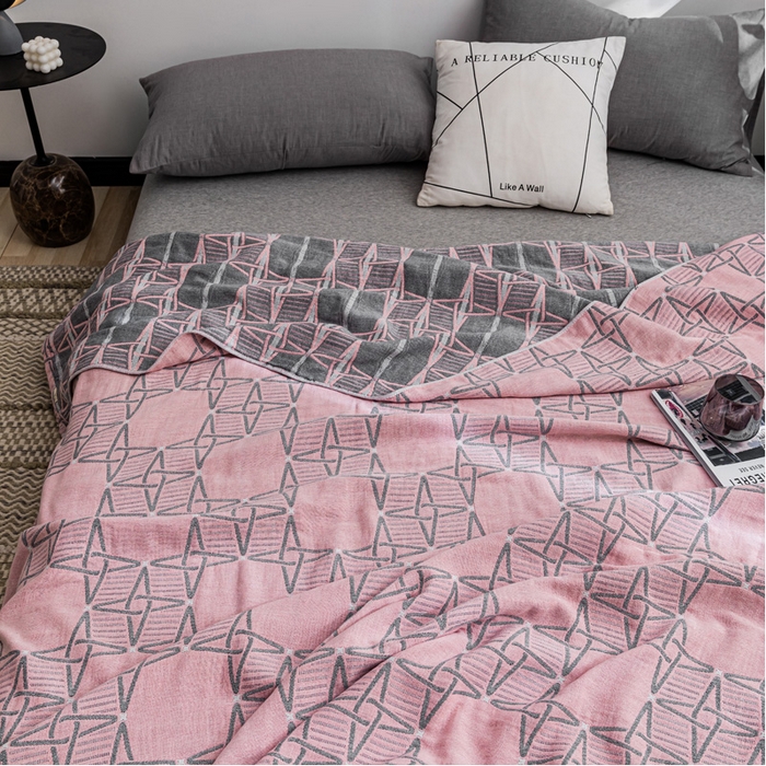 91家纺网 家纺一手货源 找家纺 朴尔家纺-毛巾被 2026春夏新款主推三层水洗棉纱布毛巾被夏被夏凉被空调被 三体秘境-粉灰