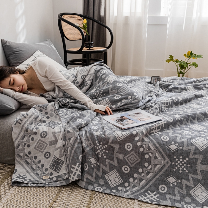 91家纺网 家纺一手货源 找家纺 朴尔家纺-毛巾被 2026春夏新款主推三层水洗棉纱布毛巾被夏被夏凉被空调被 远古图腾-灰