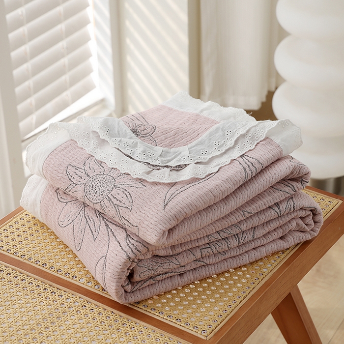 91家纺网 家纺一手货源 找家纺 朴尔家纺-毛巾被 2026春夏新款韩式花边纯棉竹纤维加大成人纱布毛巾被夏被夏凉被空调被 怒放-粉毛巾被