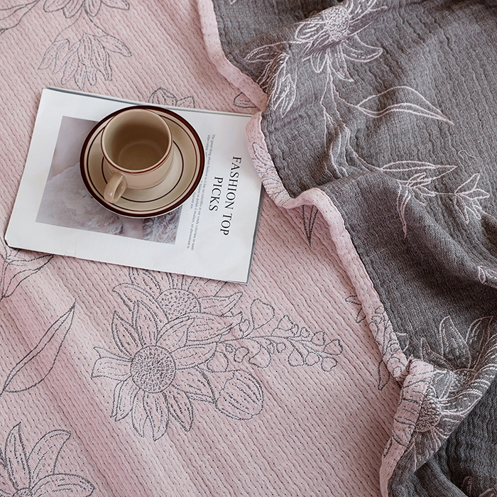 91家纺网 家纺一手货源 找家纺 朴尔家纺-毛巾被 2026春夏新款韩式花边纯棉竹纤维加大成人纱布毛巾被夏被夏凉被空调被 怒放-粉毛巾被