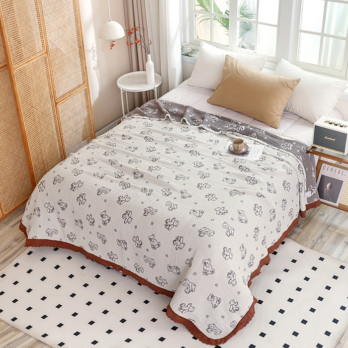 91家纺网 家纺一手货源 找家纺 朴尔家纺-毛巾被 2026春夏新款韩式花边纯棉竹纤维加大成人纱布毛巾被夏被夏凉被空调被 玩具熊-米白毛巾被