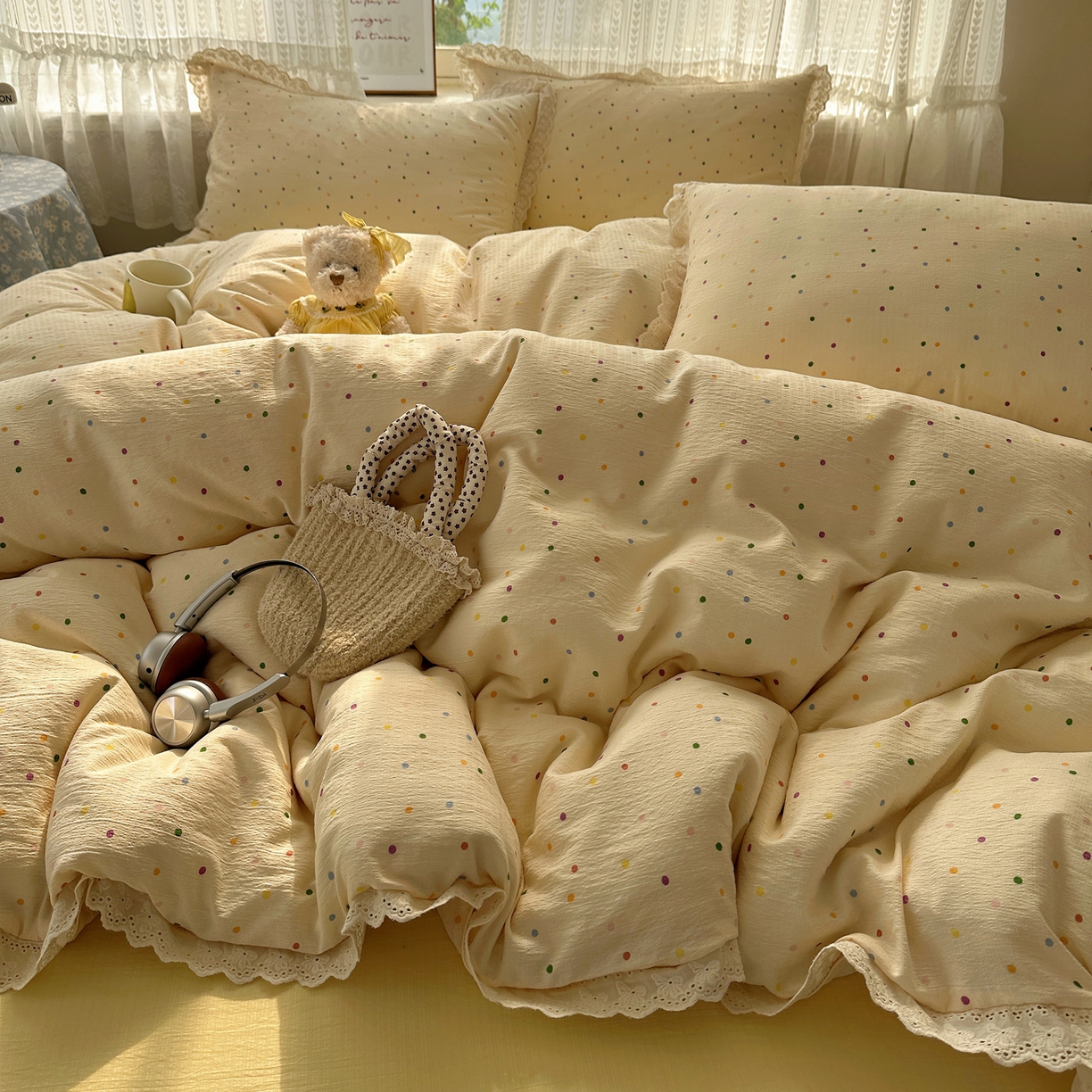 91家纺网 家纺一手货源 找家纺 韩巢家纺 2026新款蝴蝶花边销款四件套 波点世界【蝴蝶花边款】