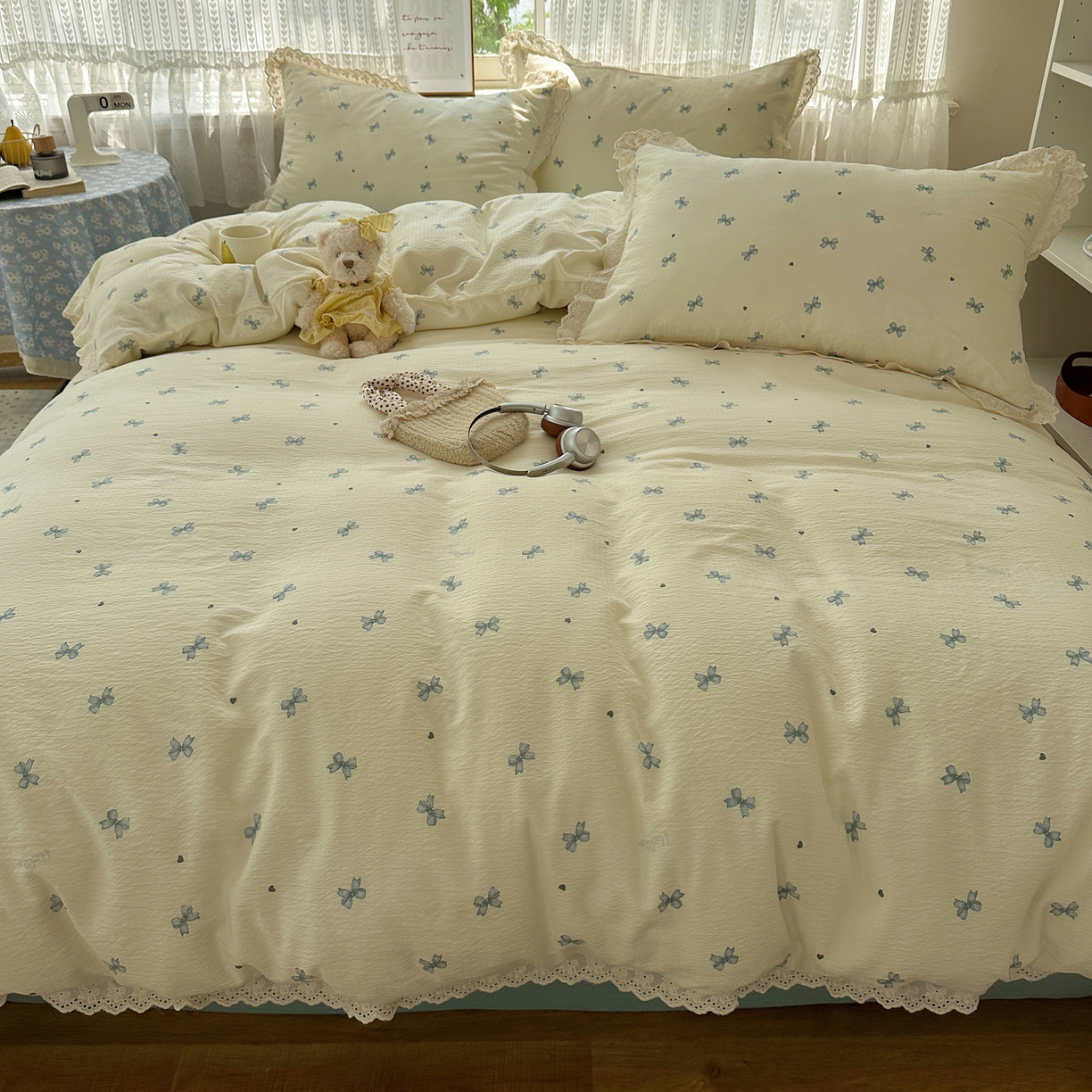 91家纺网 家纺一手货源 找家纺 韩巢家纺 2026新款蝴蝶花边销款四件套 相思-蓝【蝴蝶花边款】