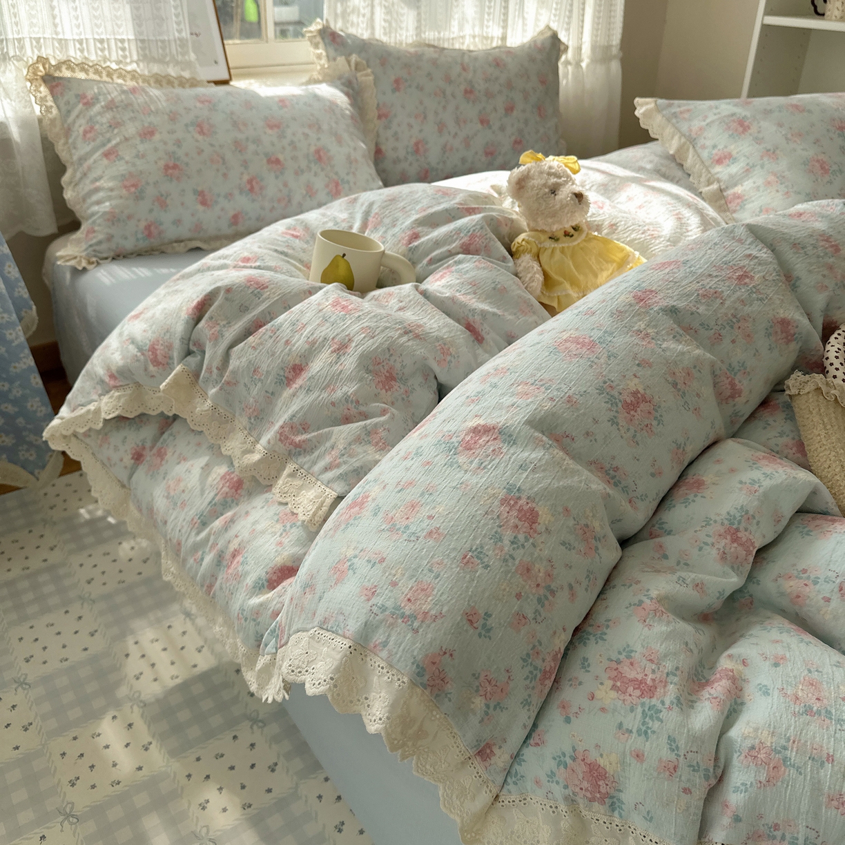 91家纺网 家纺一手货源 找家纺 韩巢家纺 2026新款蝴蝶花边销款四件套 月下清幽【蝴蝶花边款】