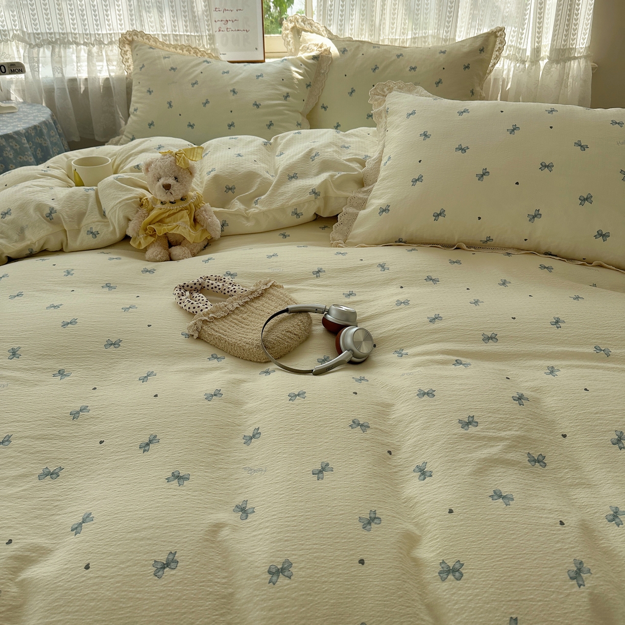 91家纺网 家纺一手货源 找家纺 韩巢家纺 2026新款蝴蝶花边销款四件套 相思-蓝【蝴蝶花边款】
