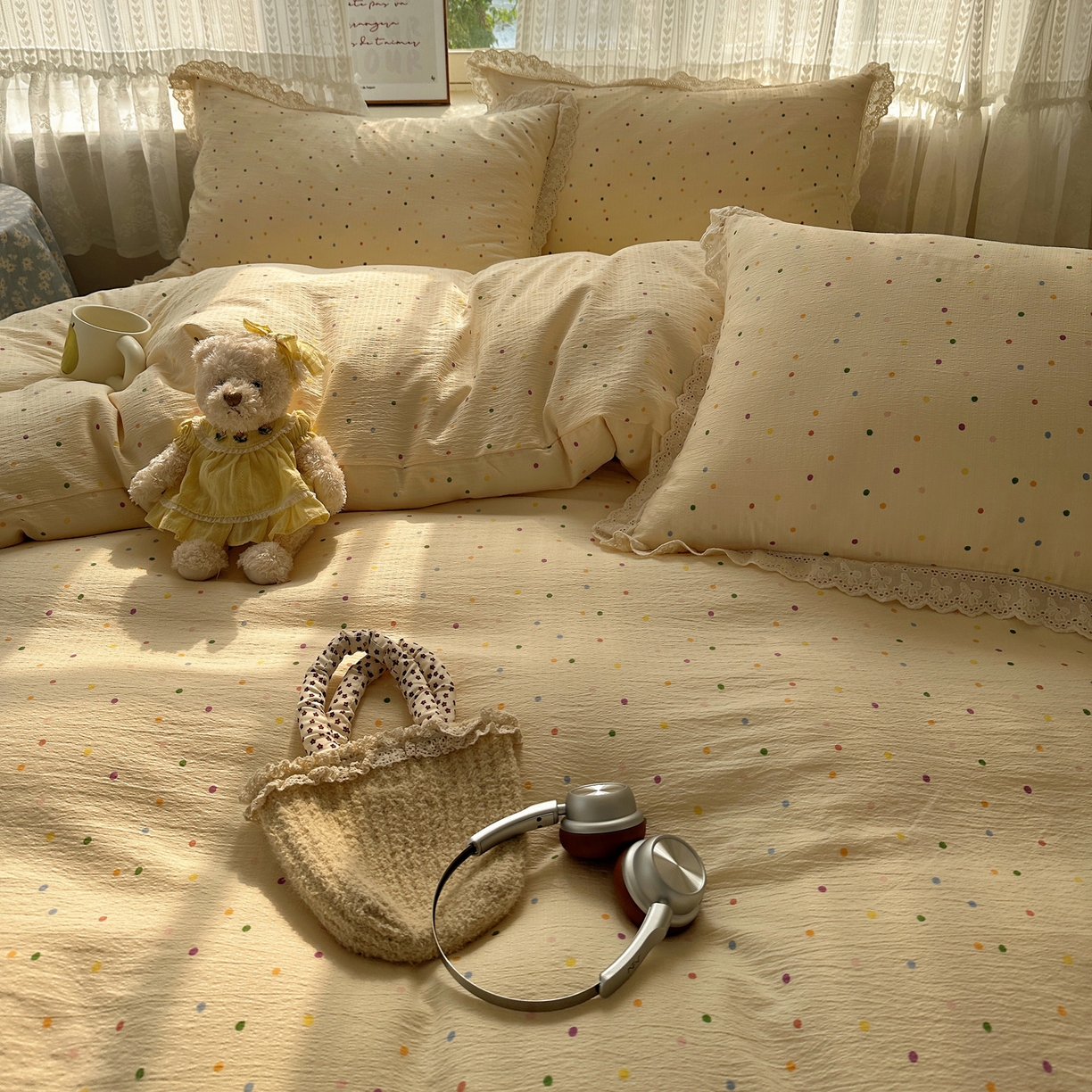 91家纺网 家纺一手货源 找家纺 韩巢家纺 2026新款蝴蝶花边销款四件套 波点世界【蝴蝶花边款】