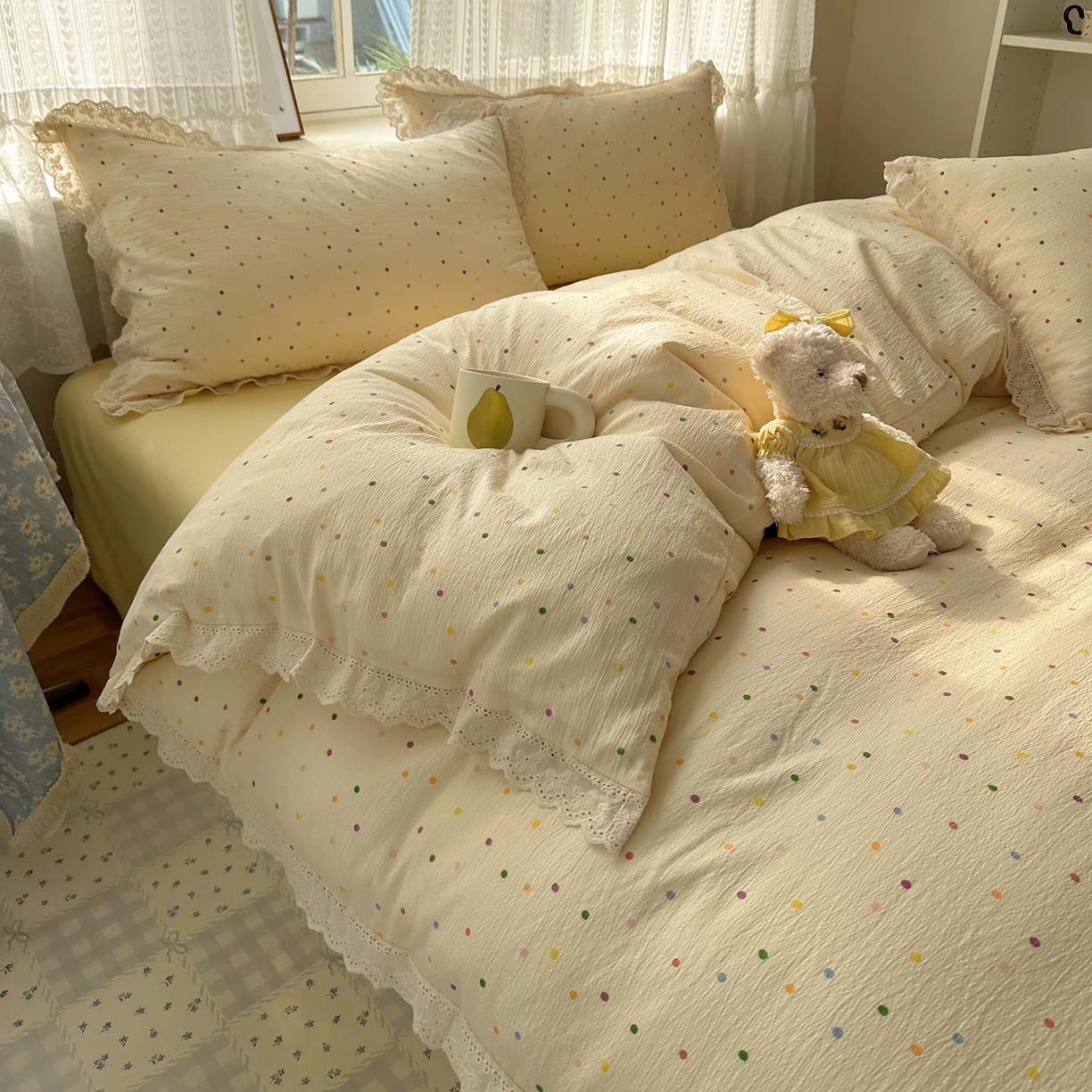 91家纺网 家纺一手货源 找家纺 韩巢家纺 2026新款蝴蝶花边销款四件套 波点世界【蝴蝶花边款】