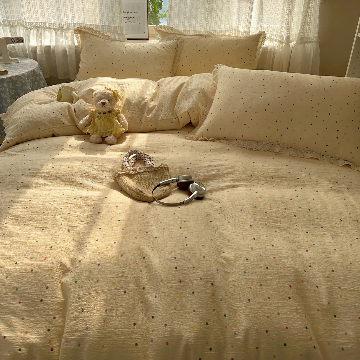 91家纺网 家纺一手货源 找家纺 韩巢家纺 2026新款蝴蝶花边销款四件套 波点世界【蝴蝶花边款】