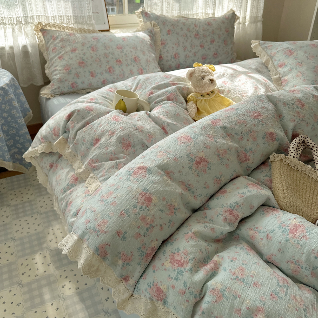 91家纺网 家纺一手货源 找家纺 韩巢家纺 2026新款蝴蝶花边销款四件套 月下清幽【蝴蝶花边款】