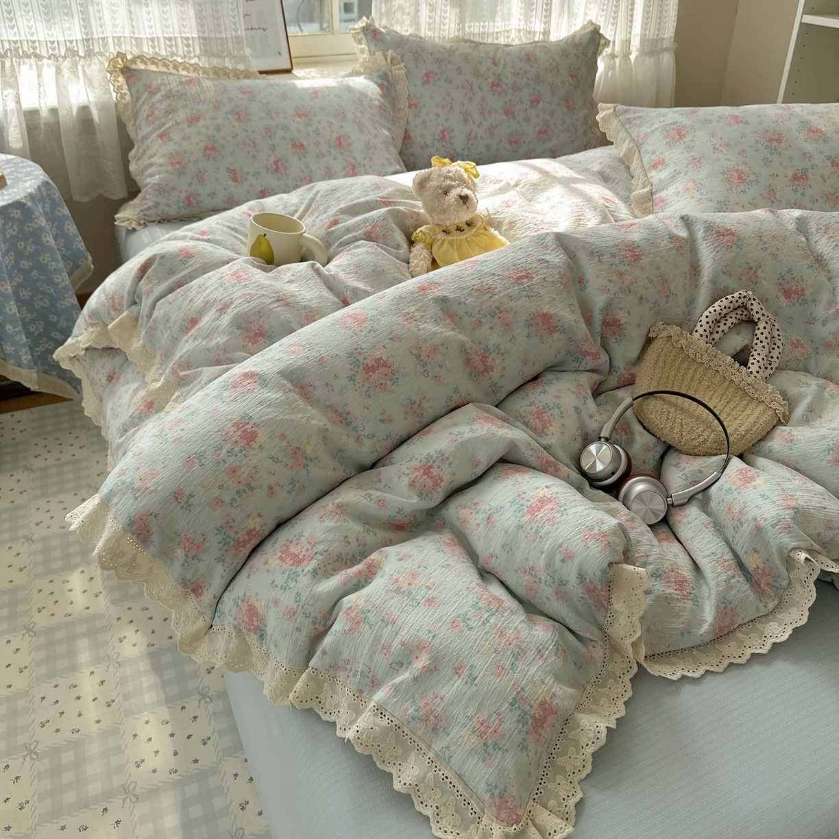 91家纺网 家纺一手货源 找家纺 韩巢家纺 2026新款蝴蝶花边销款四件套 月下清幽【蝴蝶花边款】