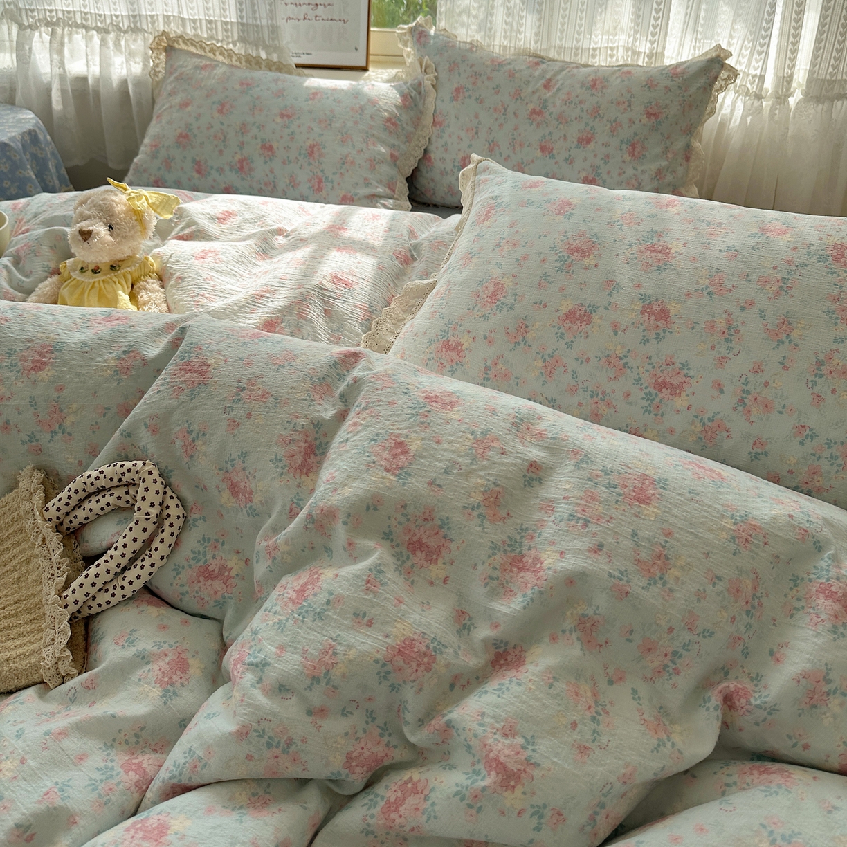 91家纺网 家纺一手货源 找家纺 韩巢家纺 2026新款蝴蝶花边销款四件套 月下清幽【蝴蝶花边款】