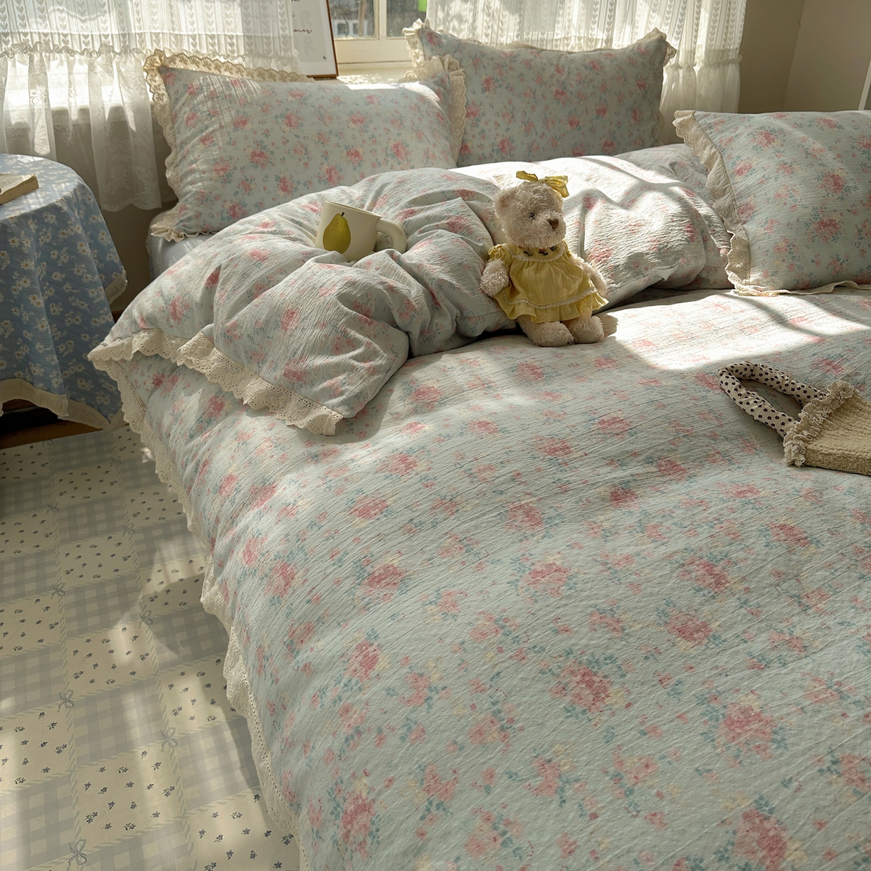 91家纺网 家纺一手货源 找家纺 韩巢家纺 2026新款蝴蝶花边销款四件套 月下清幽【蝴蝶花边款】