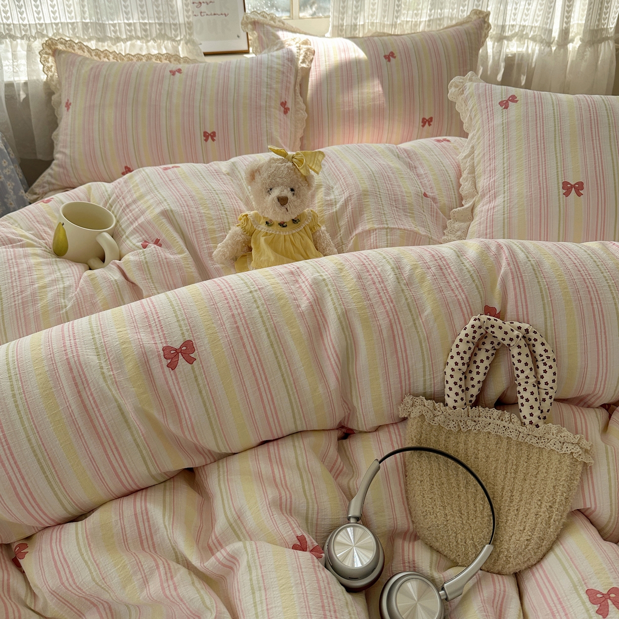 91家纺网 家纺一手货源 找家纺 韩巢家纺 2026新款蝴蝶花边销款四件套 遇见彩虹【蝴蝶花边款】