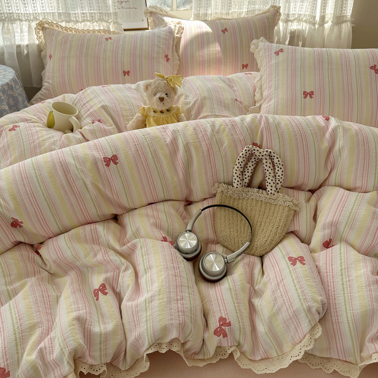 91家纺网 家纺一手货源 找家纺 韩巢家纺 2026新款蝴蝶花边销款四件套 遇见彩虹【蝴蝶花边款】