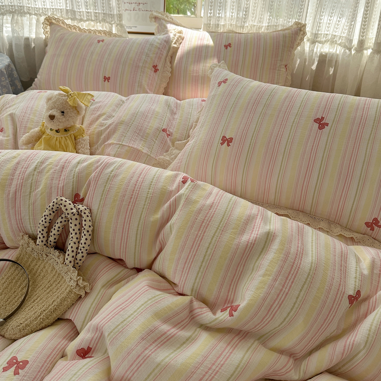 91家纺网 家纺一手货源 找家纺 韩巢家纺 2026新款蝴蝶花边销款四件套 遇见彩虹【蝴蝶花边款】