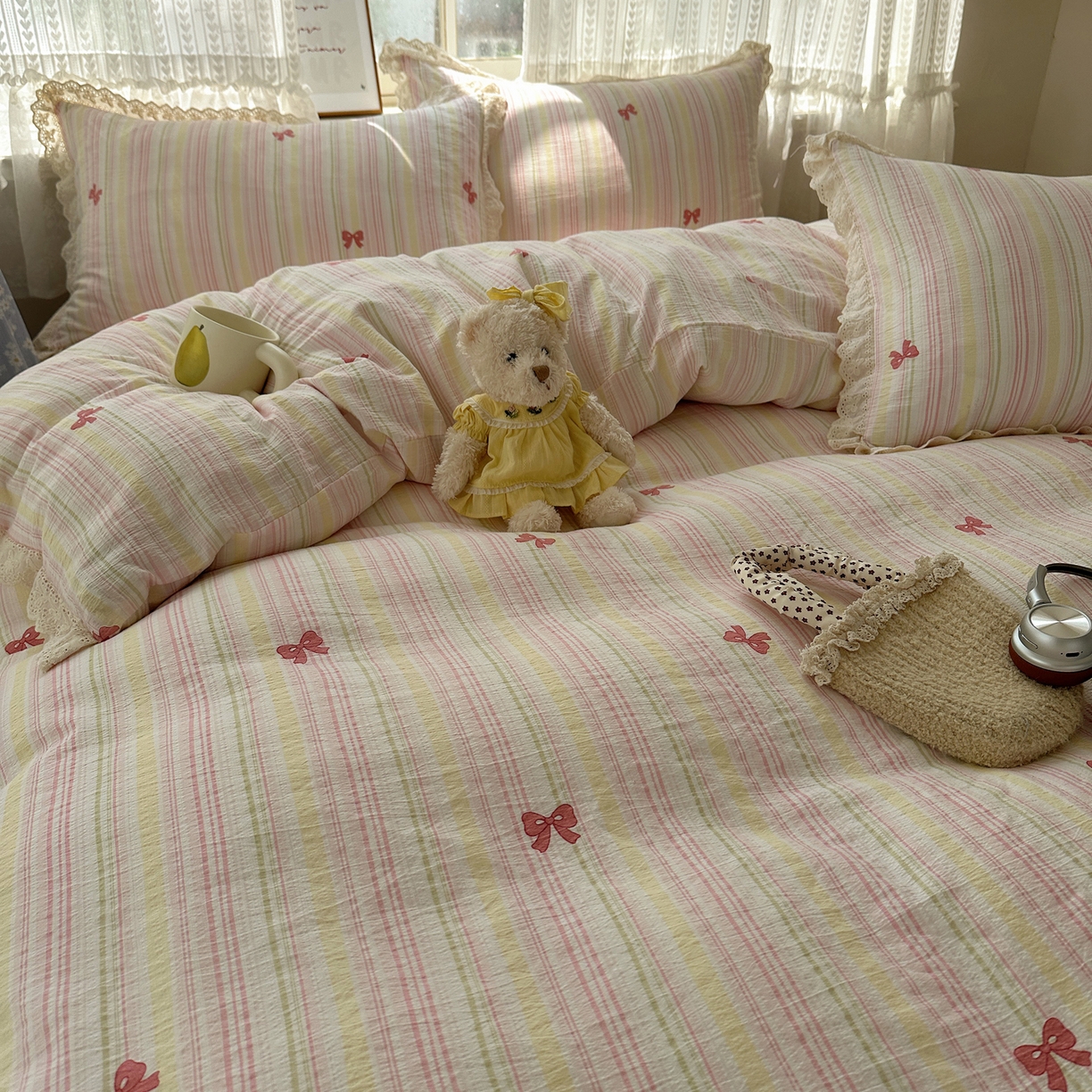 91家纺网 家纺一手货源 找家纺 韩巢家纺 2026新款蝴蝶花边销款四件套 遇见彩虹【蝴蝶花边款】