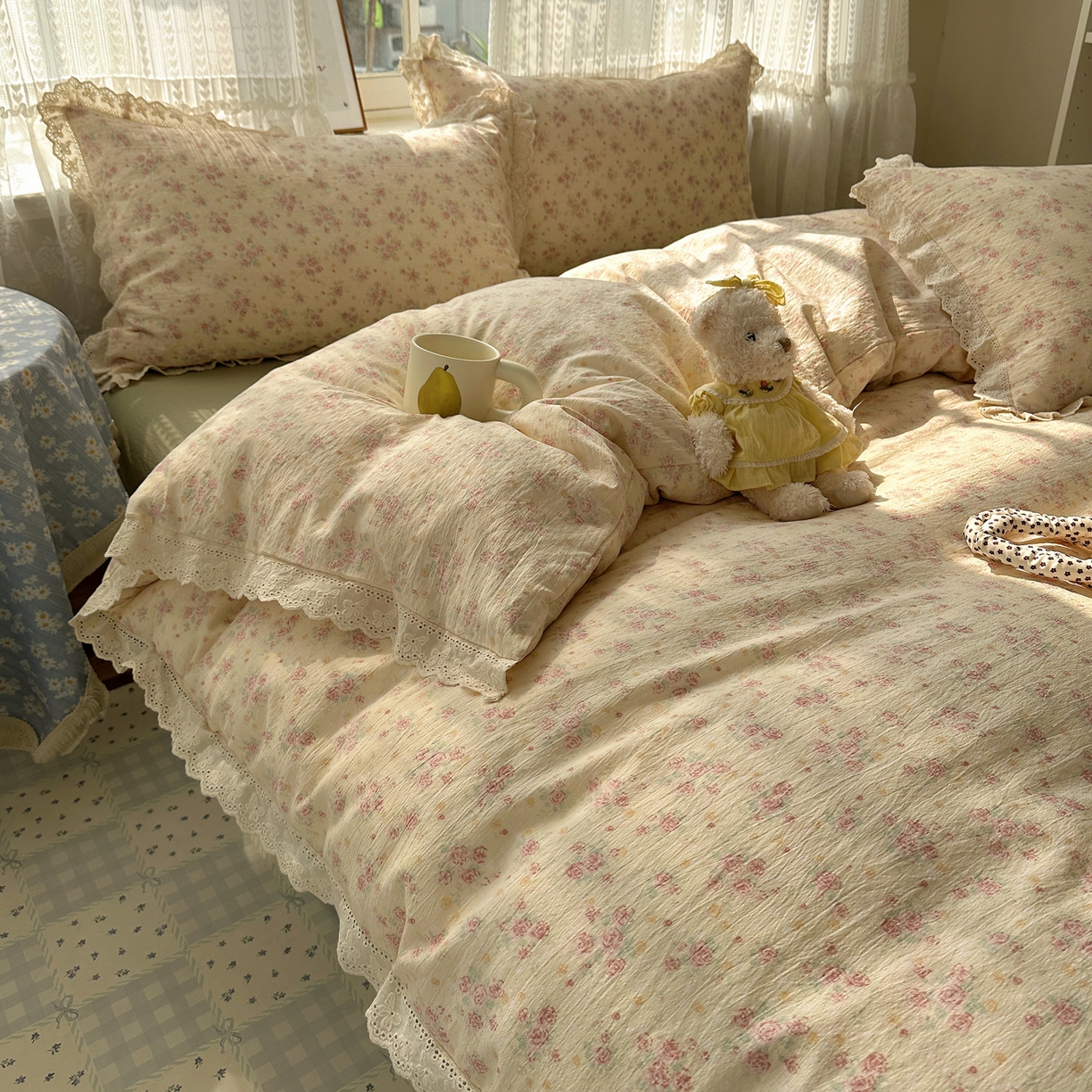 91家纺网 家纺一手货源 找家纺 韩巢家纺 2026新款蝴蝶花边销款四件套 川岛落日【蝴蝶花边款】