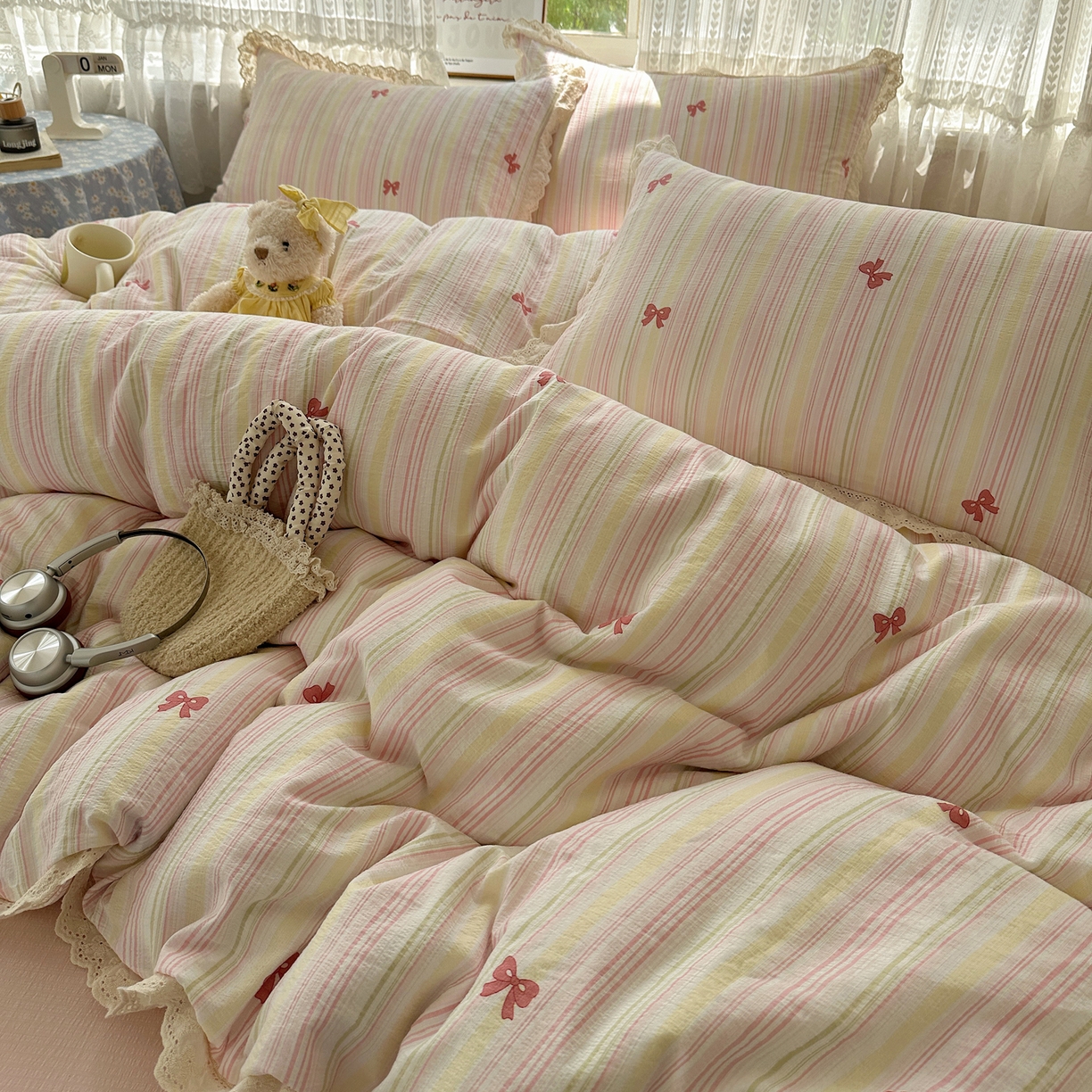 91家纺网 家纺一手货源 找家纺 韩巢家纺 2026新款蝴蝶花边销款四件套 遇见彩虹【蝴蝶花边款】