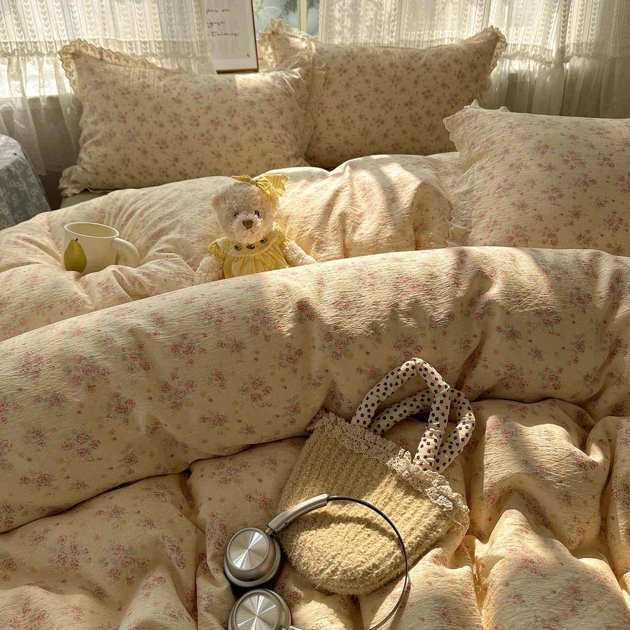 91家纺网 家纺一手货源 找家纺 韩巢家纺 2026新款蝴蝶花边销款四件套 川岛落日【蝴蝶花边款】